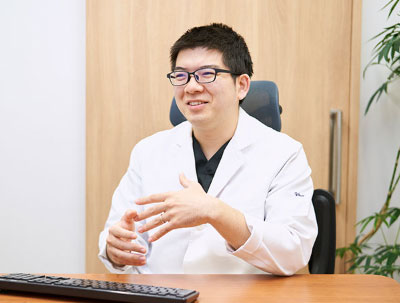 医師　山本英明